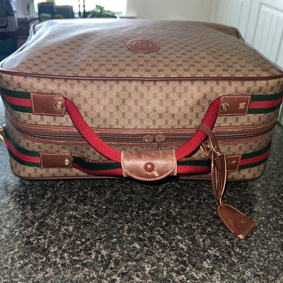 Gucci Handbags - AUTHENTIC RARE💗 PRISTINE🔥🔥GUCCI CARRY ON/WEEKENDER💗W/COA💗💗💗